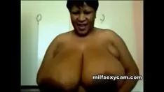 Putar milfhotcamcomblacken wanita gemuk nonprofessional pada webcam