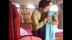 Abspielen Gehörnte bengalische verheiratete Frau auf dem q.t. Saugen und Ficken in einem behandelten Quicky, Bengali Sound.flv