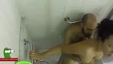 Reproducir Folla en la ducha abajo. raf310
