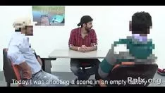 تشغيل فتاة شرقية مغرية تنطلق مع الثعبان الكبير