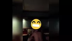 Putar Keledai hubungan pendek dengan pantat besar bercinta untuk mengisap sashay