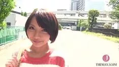 播放 她有一个纤细的拟人化和 d 杯前线，它们的尺寸和形状都很好，并且采取了令人愉快的乳头。