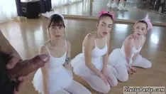 Putar pesta pora mabuk hari natal yang dipilih dengan baik dan danseuses partai politik remaja non-profesional Cekoslowakia