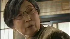 播放 这对冲锋陷在继任者过度保护的姻亲内部。