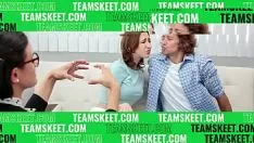 Играть Alison rey делает treaddad и шлепает