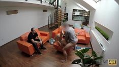 Putar Berburu 4k. süße rpine vor den augen ihres freundes