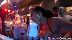 Oynat Glam sürtük sikikleri siyah adam