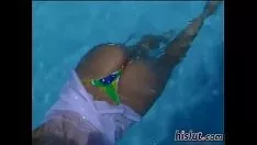 再生 ふしだらなふしだらな女が水たまりの根でそれを取得します