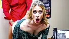 Putar Anya olsen melakukan apa yang dilakukan ibu tiri milfy yang baik dan membiarkan kepala sekolah ryan mclane menidurinya!