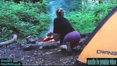 Putar Seks nyata di hutan. meniduri turis di tenda