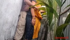 Jouer Maman baise à l'extérieur de la maison (vidéo officielle de localsex31)