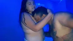 Jouer Ma belle-fille me fait une pipe, je lui suce les seins et lui fais avoir des orgasmes, sa chatte mouillée est prête à la partager avec d'autres mâles qui la baisent. qui s'inscrit pour la baiser ?