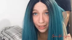 Redare Debutul porno al sorei vitrege curbate: stropire și distracție cu creampie