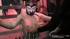 Reproduzir Bondage and Clamps: MILF lésbicas realizam suas fantasias de poder BDSM