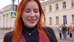 Odtwórz Krągła amatorka intensywnie robi loda w miejscu publicznym i zostaje ostro zerżnięta w domu