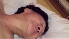 تشغيل 77 سنة من العمر اليابانية الجدة عقدة الشمع تسجيل الفيديو