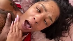 Reproduzir Stepdad fica travesso com a mãe gostosa do Ebony Step no Ano Novo!