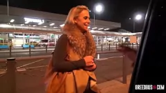 Jouer La camionnette sauvage de Sasha Steele avec une grosse bite et une gorge profonde