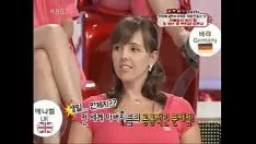 播放 安娜贝尔·安布罗斯加拿大方面的女性“韩国生的不知道是什么标记和类型的继承者女孩，他们并不羞于不要被放置，但它”大韩民国的misuda睡眠局外人国际聊天节目会议愉快的l