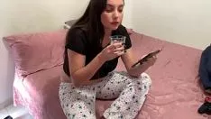 Oynat Yoldaş d. kız kardeş onu becermek