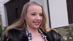 Reproduzir A adolescente olivia powerina fazendo sexo severo com um brobdingnagian whiten sashay