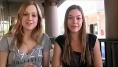 Odtwórz Oglądanie cycków publicznie